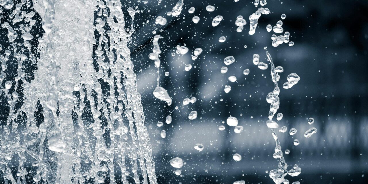 Conversatorio debate: el agua como recurso en riesgo